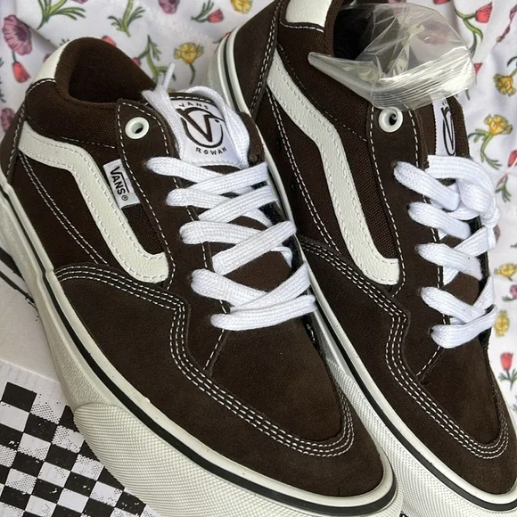 Vans Men’s Rowan
Dark Brown
VN0A5JICDRB Sneakers - Picture 8 of 16